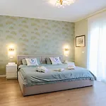 Dolce Peschiera Villa *